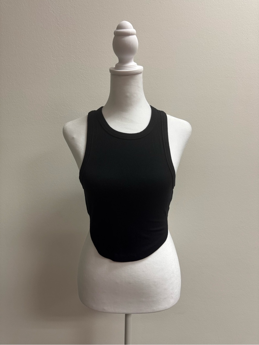Love Tree Black Ribbed Crop Tank Top